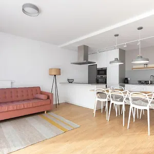https://luxury-apartment-nearto-old-town-vermelo.krakowhotelspoland.com
